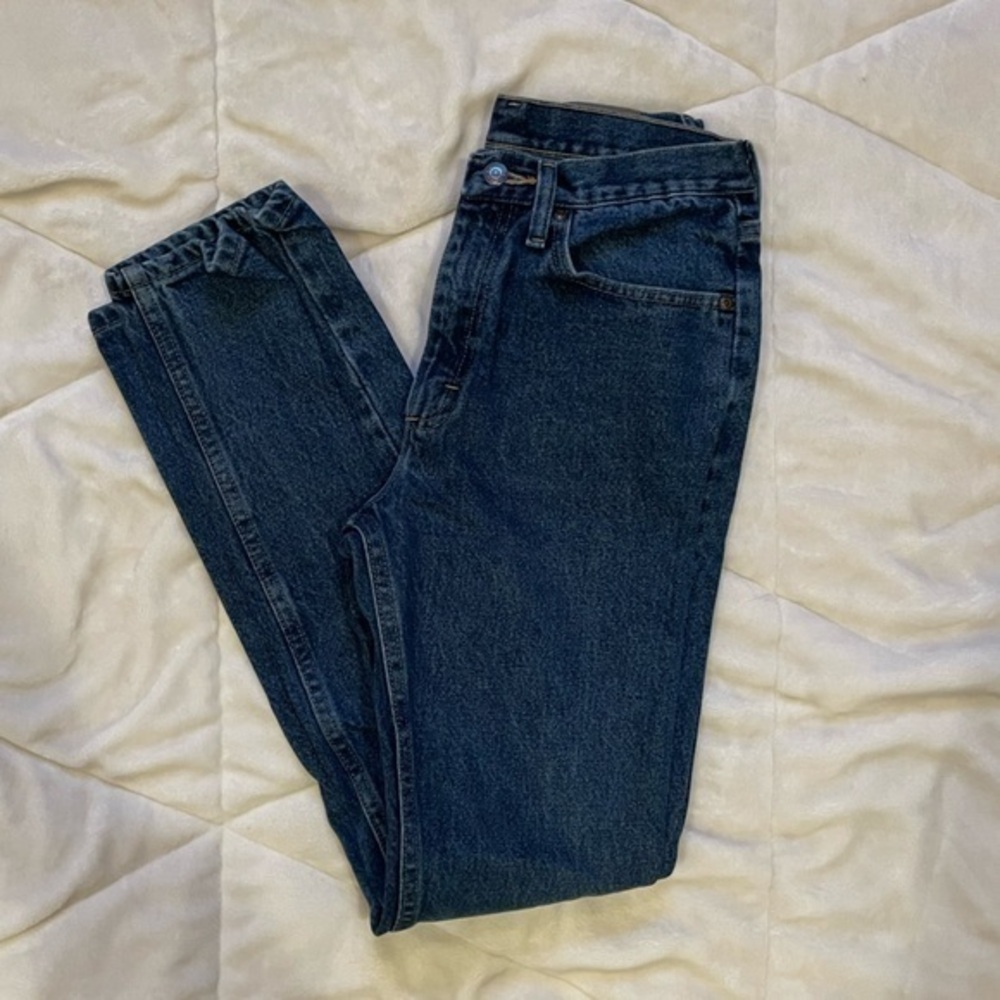 ‼️SOLD‼️ Wrangler Dark Blue Regular Fit 29 x 32